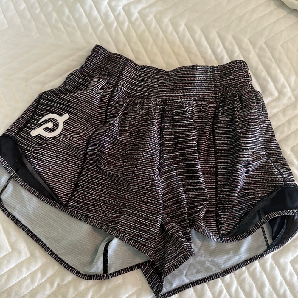 Great condition peloton lululemon  shorts with zipper pockets